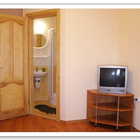 Hotel Apollon Mukaczewo Zewnętrze zdjęcie