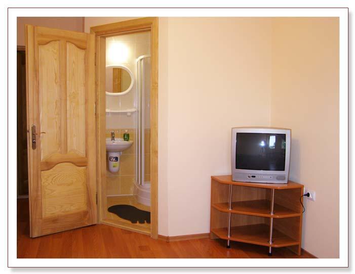 Hotel Apollon Mukaczewo Zewnętrze zdjęcie