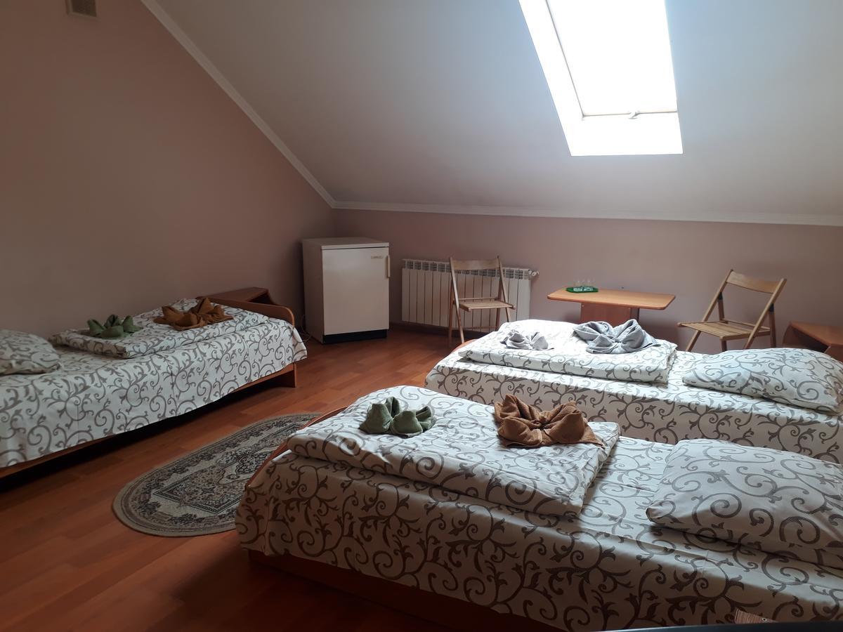 Hotel Apollon Mukaczewo Zewnętrze zdjęcie